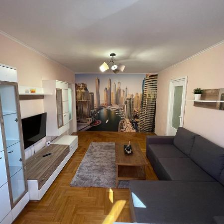 Soho Apartment Fagaras - 1 Bedroom & Extensible Couch Exteriör bild