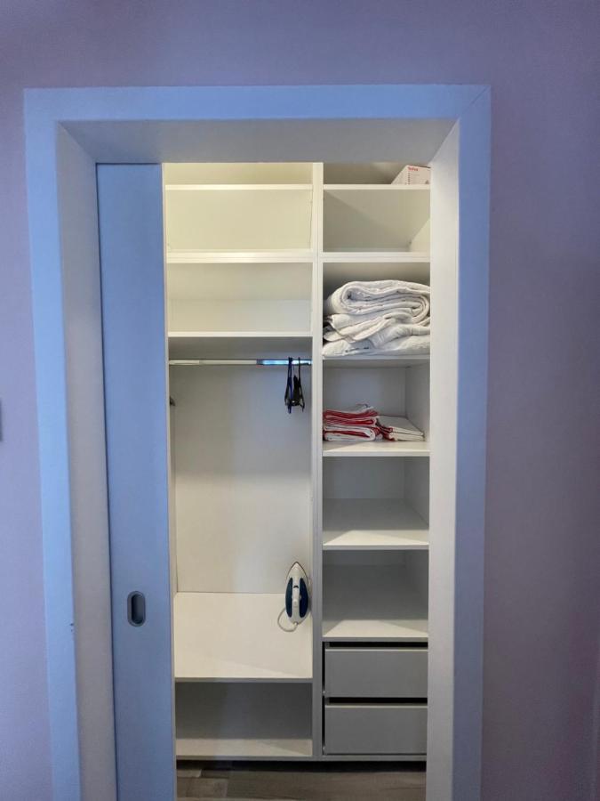 Soho Apartment Fagaras - 1 Bedroom & Extensible Couch Exteriör bild