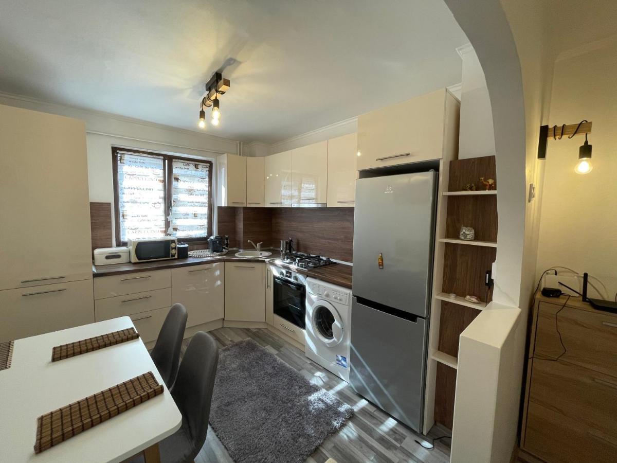 Soho Apartment Fagaras - 1 Bedroom & Extensible Couch Exteriör bild