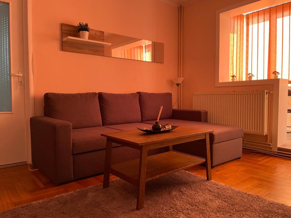 Soho Apartment Fagaras - 1 Bedroom & Extensible Couch Exteriör bild