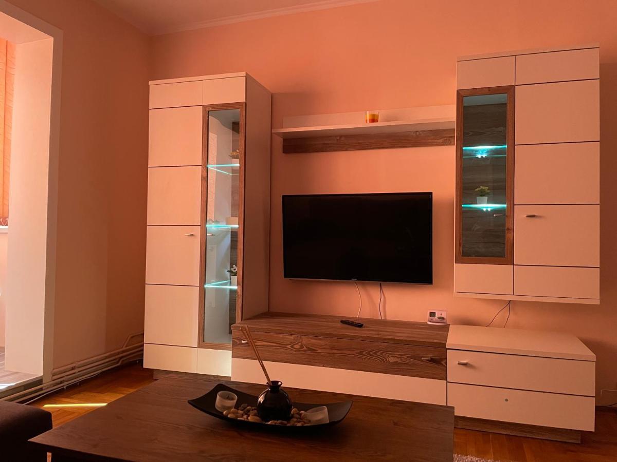 Soho Apartment Fagaras - 1 Bedroom & Extensible Couch Exteriör bild